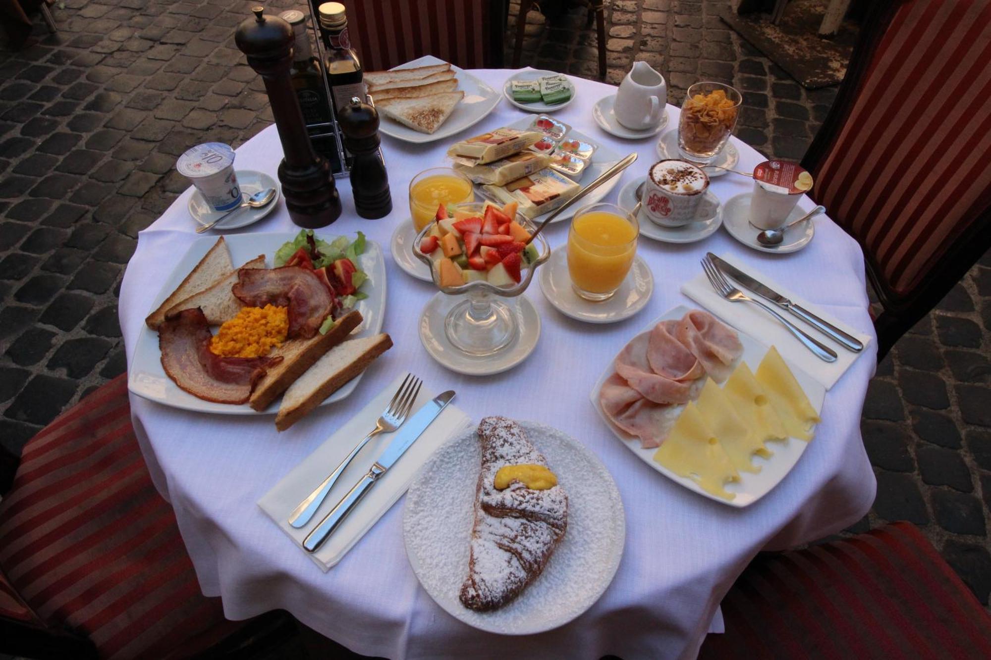 Agh - Capranica Hotel Rome Buitenkant foto